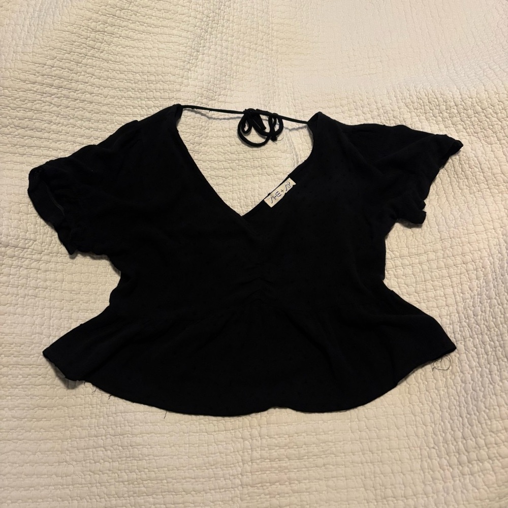 She and Sky Black V-Neck Tie-Back Peplum Blouse